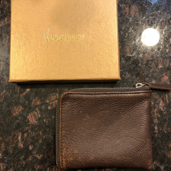 Neiman Marcus Wallet - Picture 4 of 6